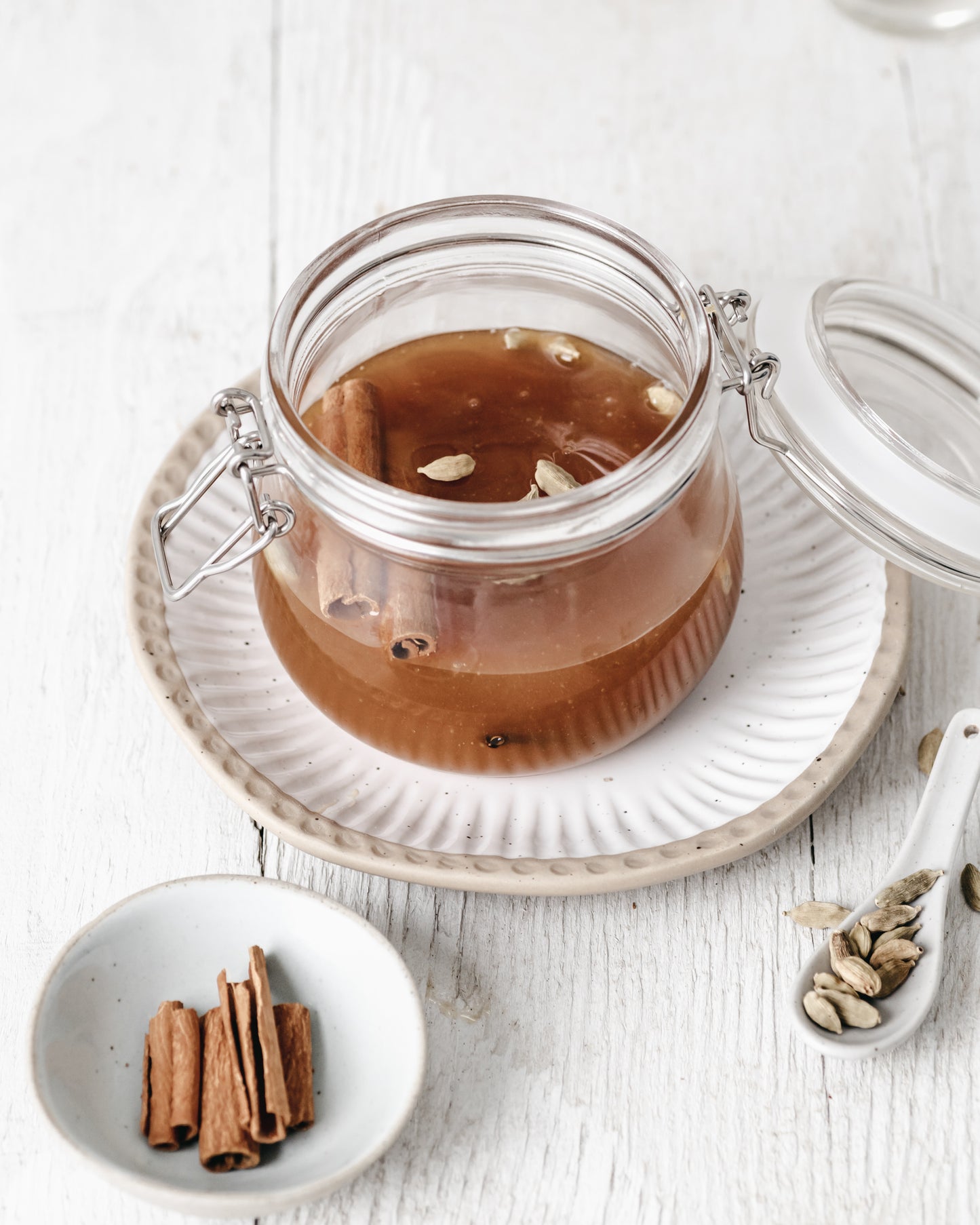 5 ways you can enjoy manuka honey and take advantage of its health benefits